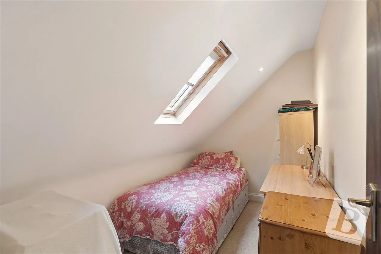 Holden Way, Upminster, RM14, photo 22