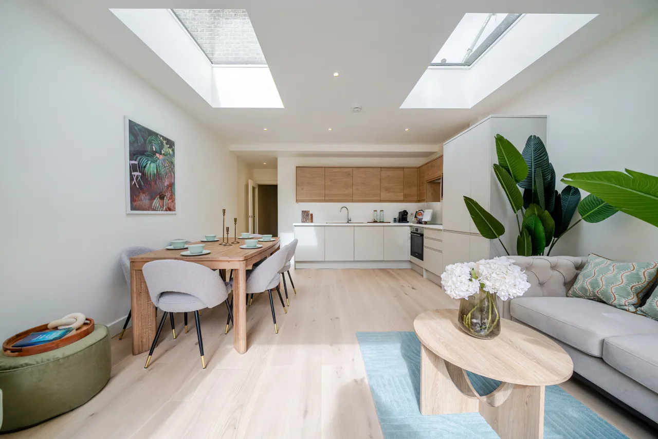 Kingston Road, London, SW20, photo 12