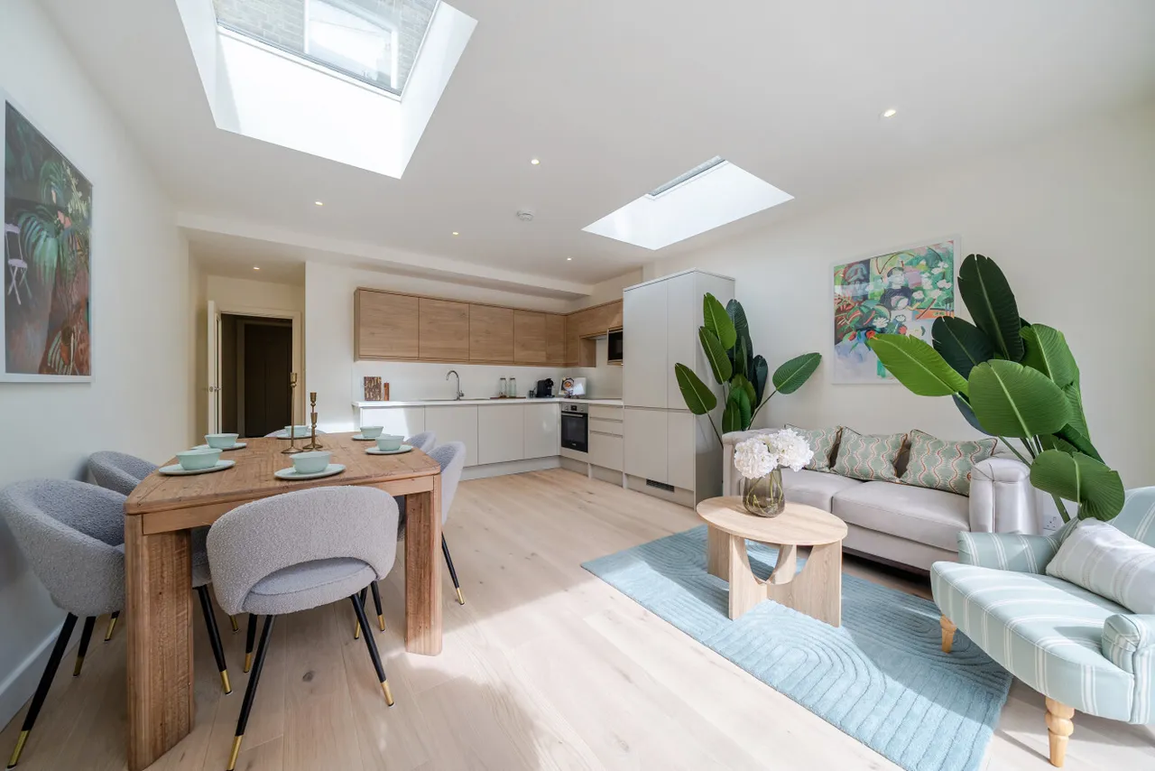 Kingston Road, London, SW20, photo 10