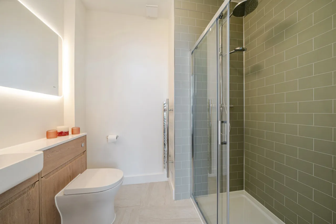 Kingston Road, London, SW20, photo 7