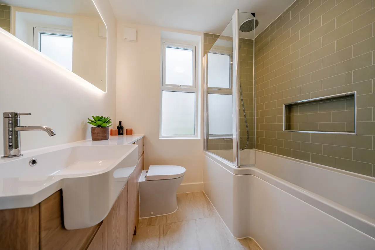 Kingston Road, London, SW20, photo 5