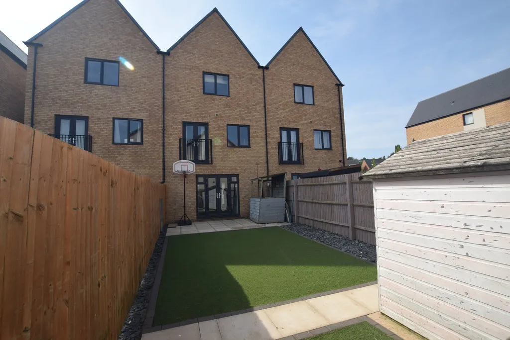 Upton Walk, Ketley, TF1, photo 17