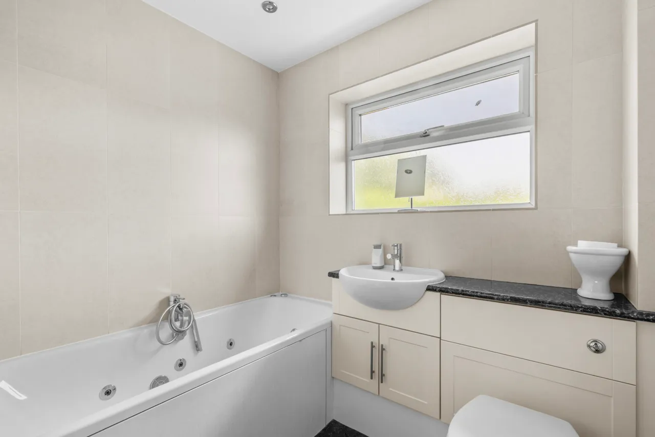 Millstream, Weston Turville, HP22, photo 11