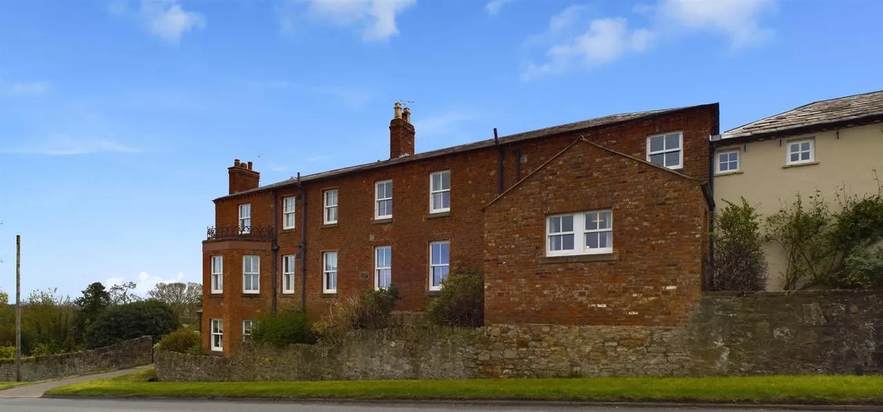 Mount Alyn Cottage Croeshowell Hill, Rossett, LL12, photo 31