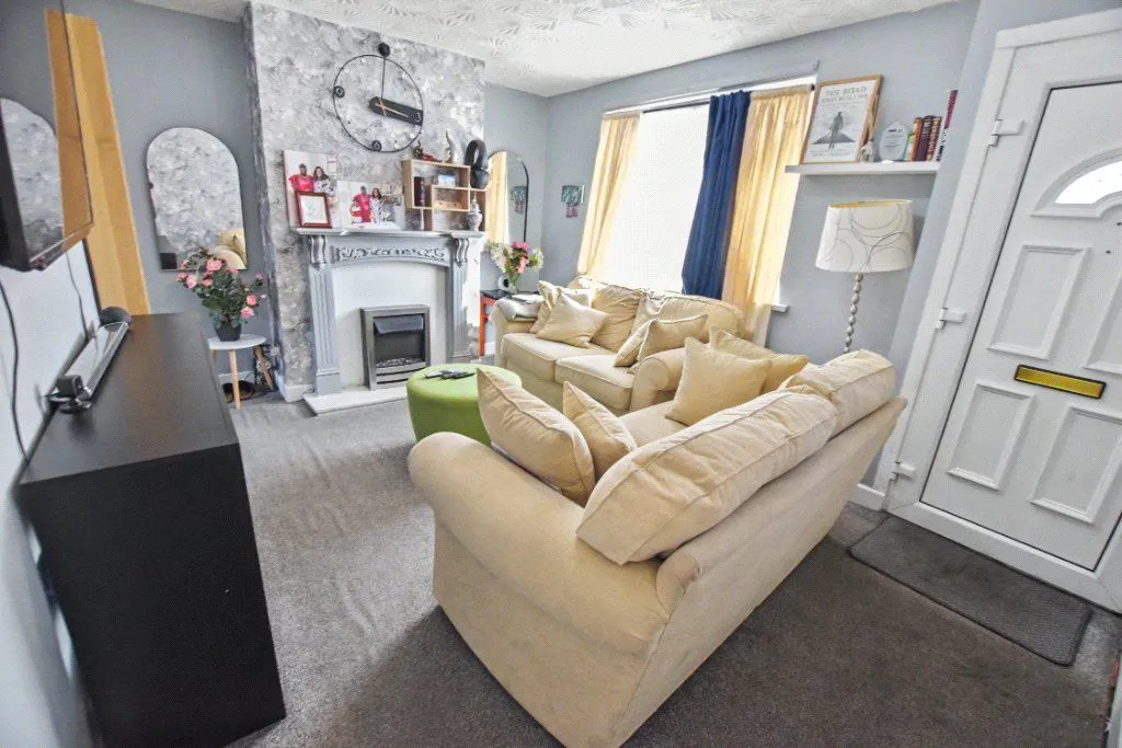 Armley Grove Place, Leeds, LS12, photo 11