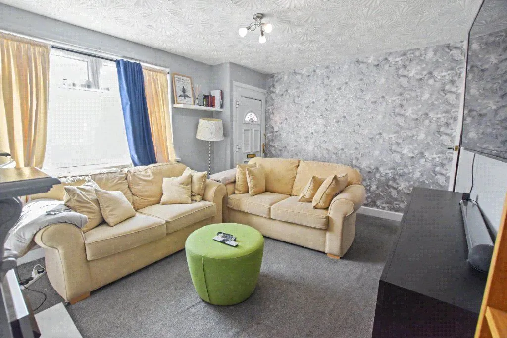 Armley Grove Place, Leeds, LS12, photo 2