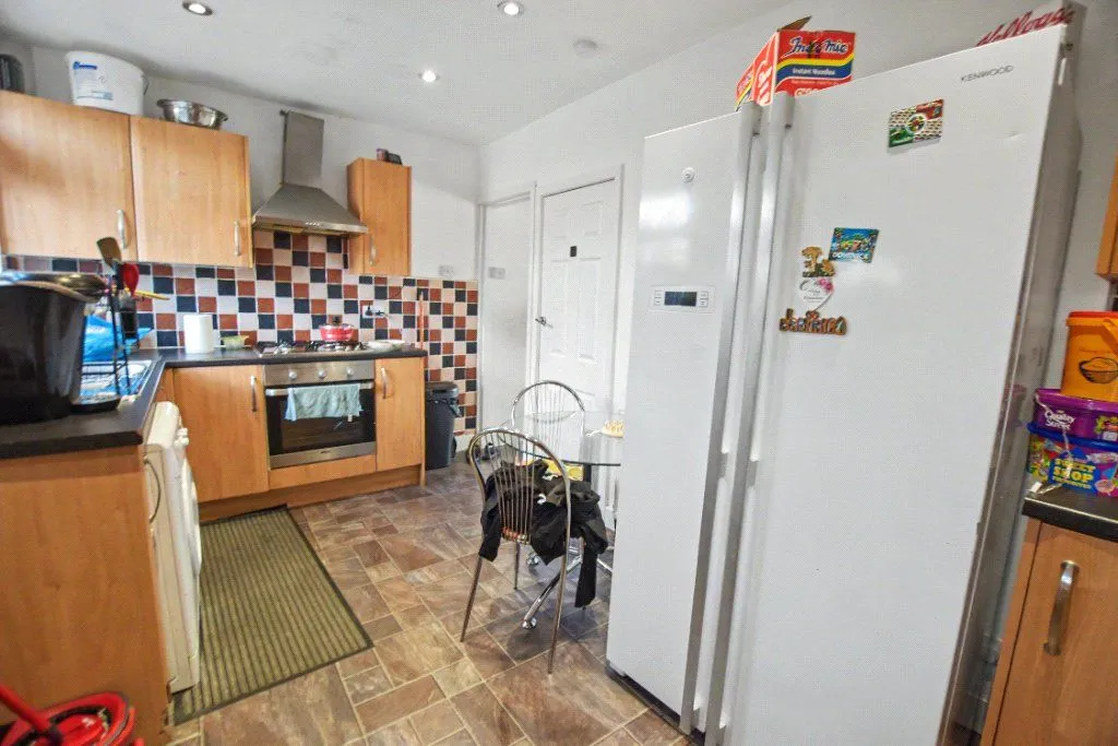 Armley Grove Place, Leeds, LS12, photo 4