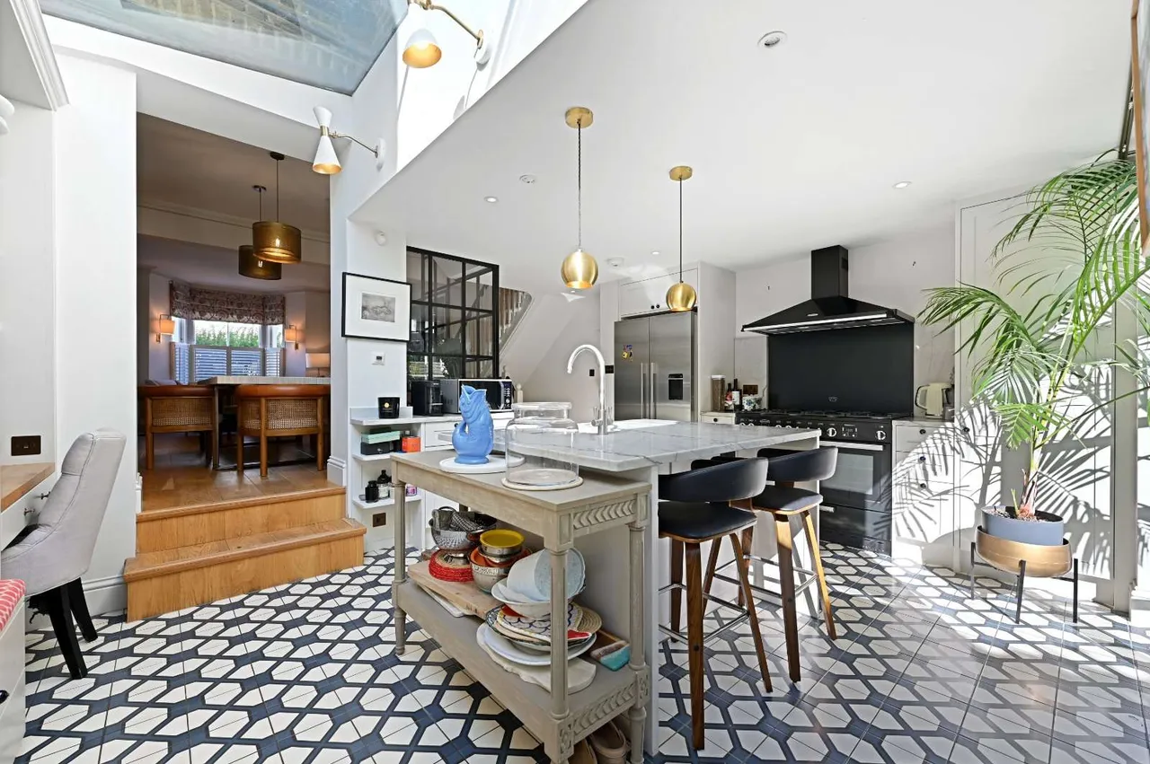 Warbeck Road, London, W12, photo 9