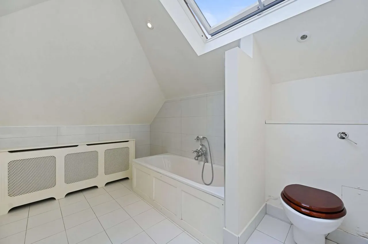 Warbeck Road, London, W12, photo 18