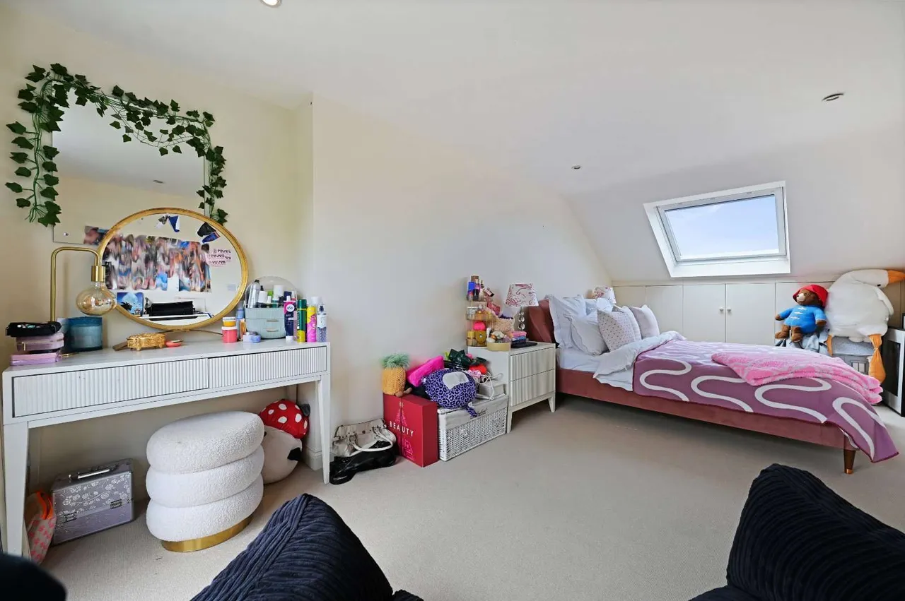 Warbeck Road, London, W12, photo 19