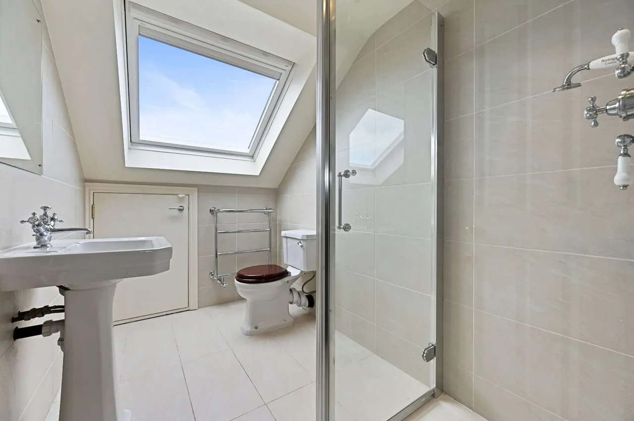 Warbeck Road, London, W12, photo 20