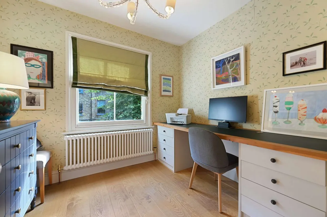 Warbeck Road, London, W12, photo 15