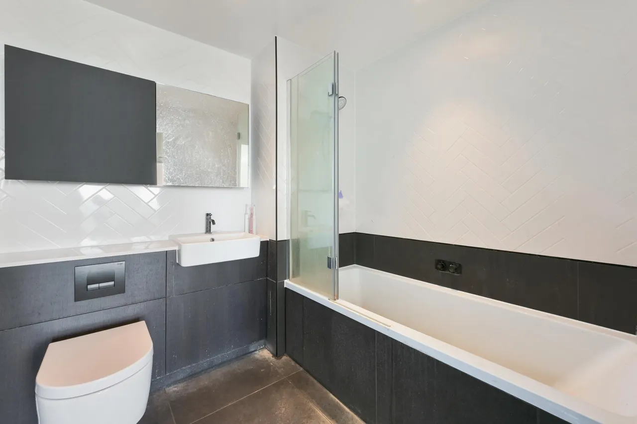 Heartwood Boulevard, W3, photo 11