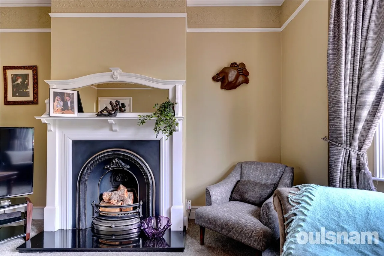 The Crescent, Bromsgrove, Worcestershire, B60 2DE, photo 3