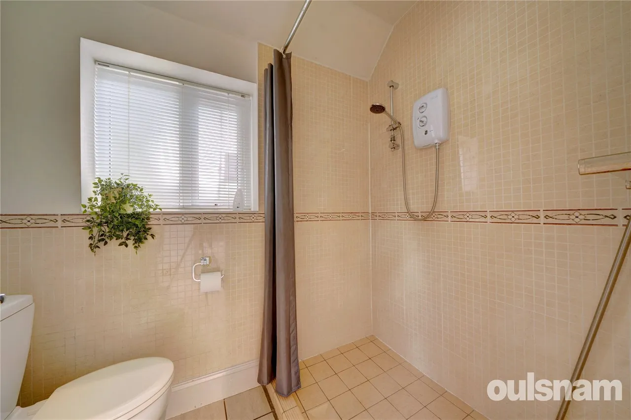 The Crescent, Bromsgrove, Worcestershire, B60 2DE, photo 13