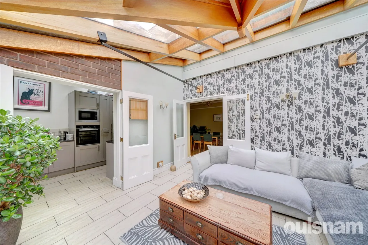The Crescent, Bromsgrove, Worcestershire, B60 2DE, photo 11