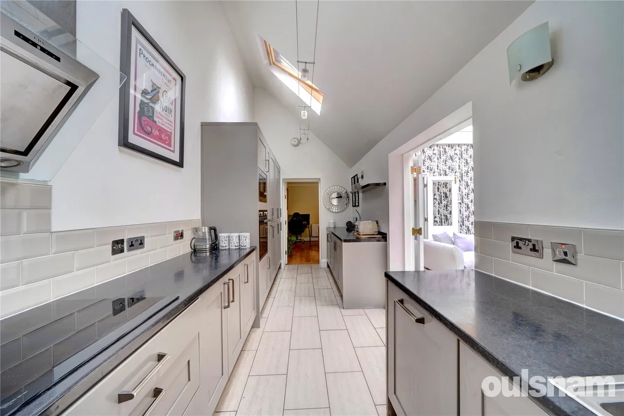 The Crescent, Bromsgrove, Worcestershire, B60 2DE, photo 9