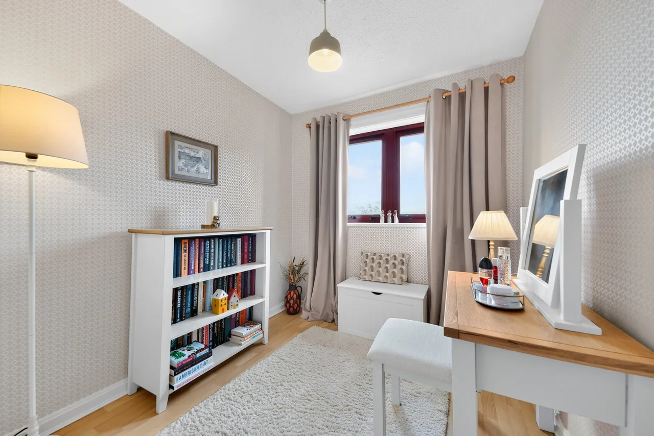 Dundonald Crescent, Newton Mearns, Lanarkshire, G77, photo 12