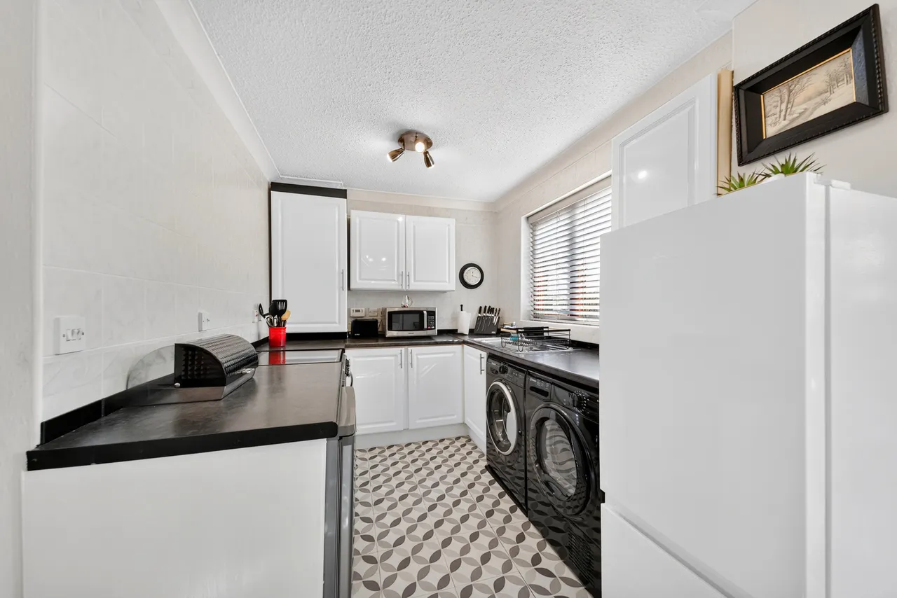 Dundonald Crescent, Newton Mearns, Lanarkshire, G77, photo 7
