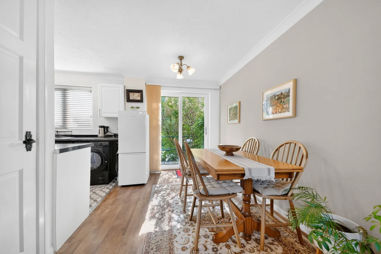 Dundonald Crescent, Newton Mearns, Lanarkshire, G77, photo 6