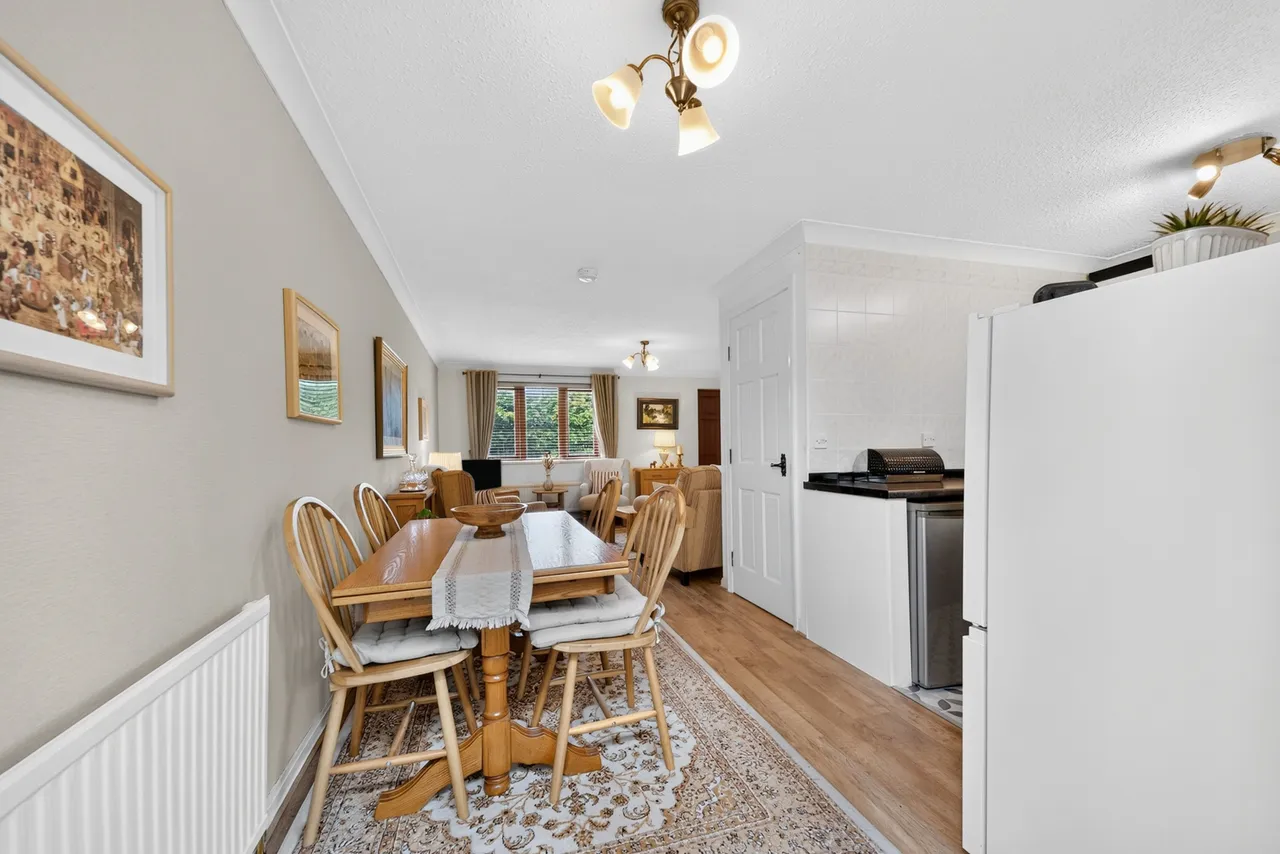 Dundonald Crescent, Newton Mearns, Lanarkshire, G77, photo 9