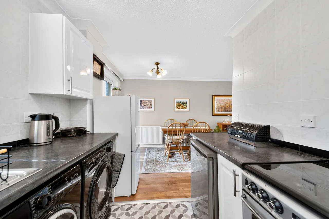 Dundonald Crescent, Newton Mearns, Lanarkshire, G77, photo 8