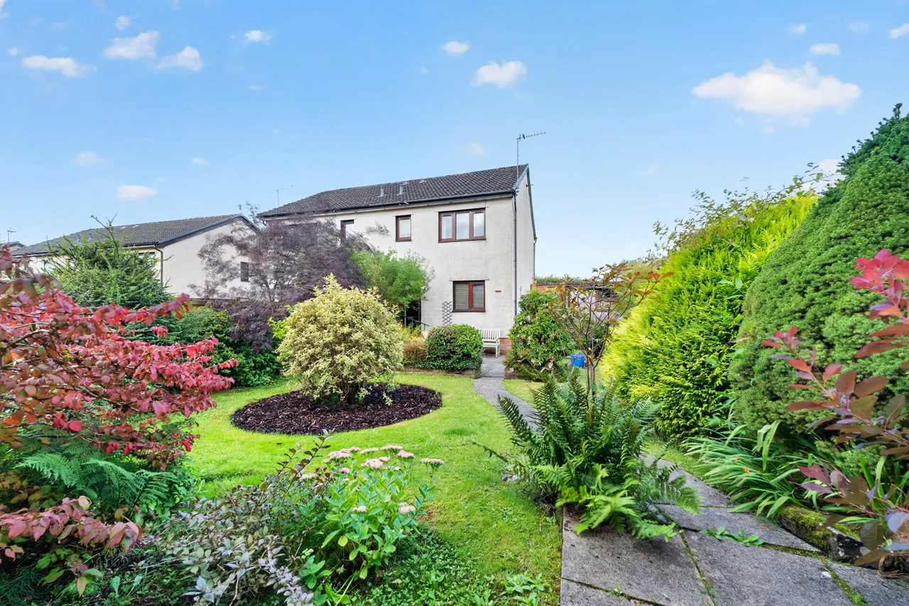 Dundonald Crescent, Newton Mearns, Lanarkshire, G77, photo 18