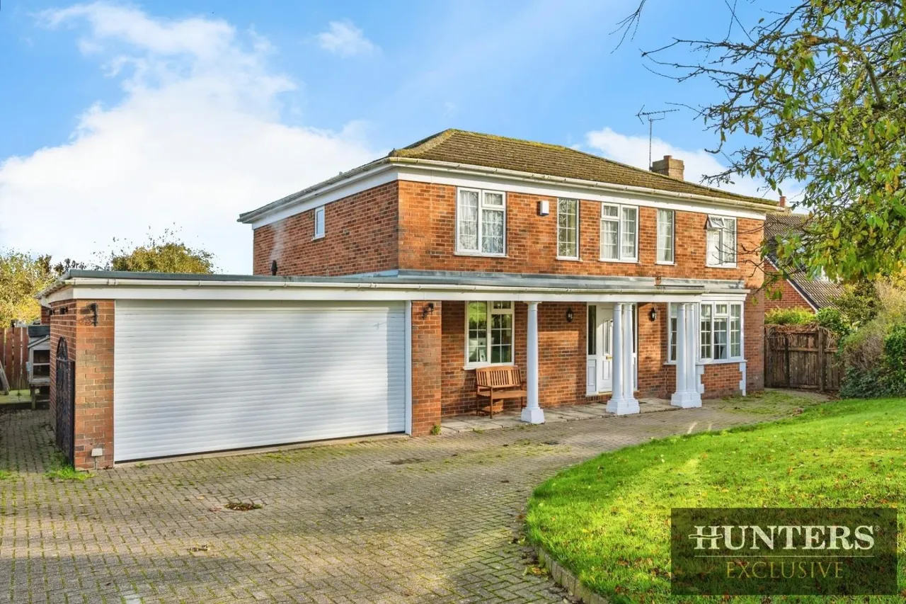 4 bed house for sale, Southside, Kilham, YO25