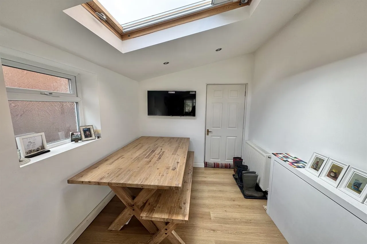 Parkfield Avenue, Stockport, photo 6