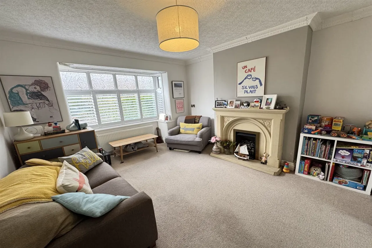 Parkfield Avenue, Stockport, photo 2