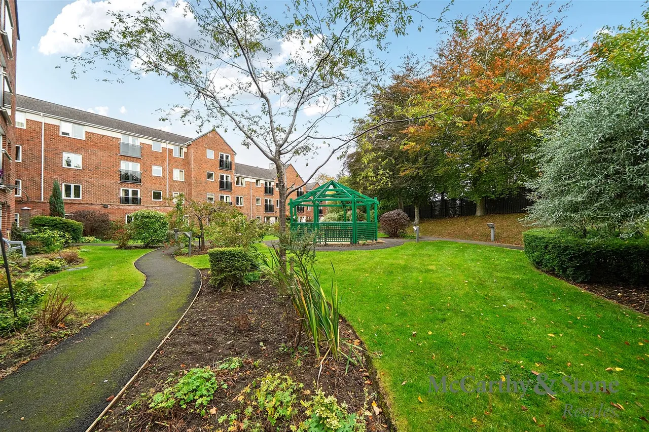 Station Approach, Cheadle Hulme, SK8, photo 19