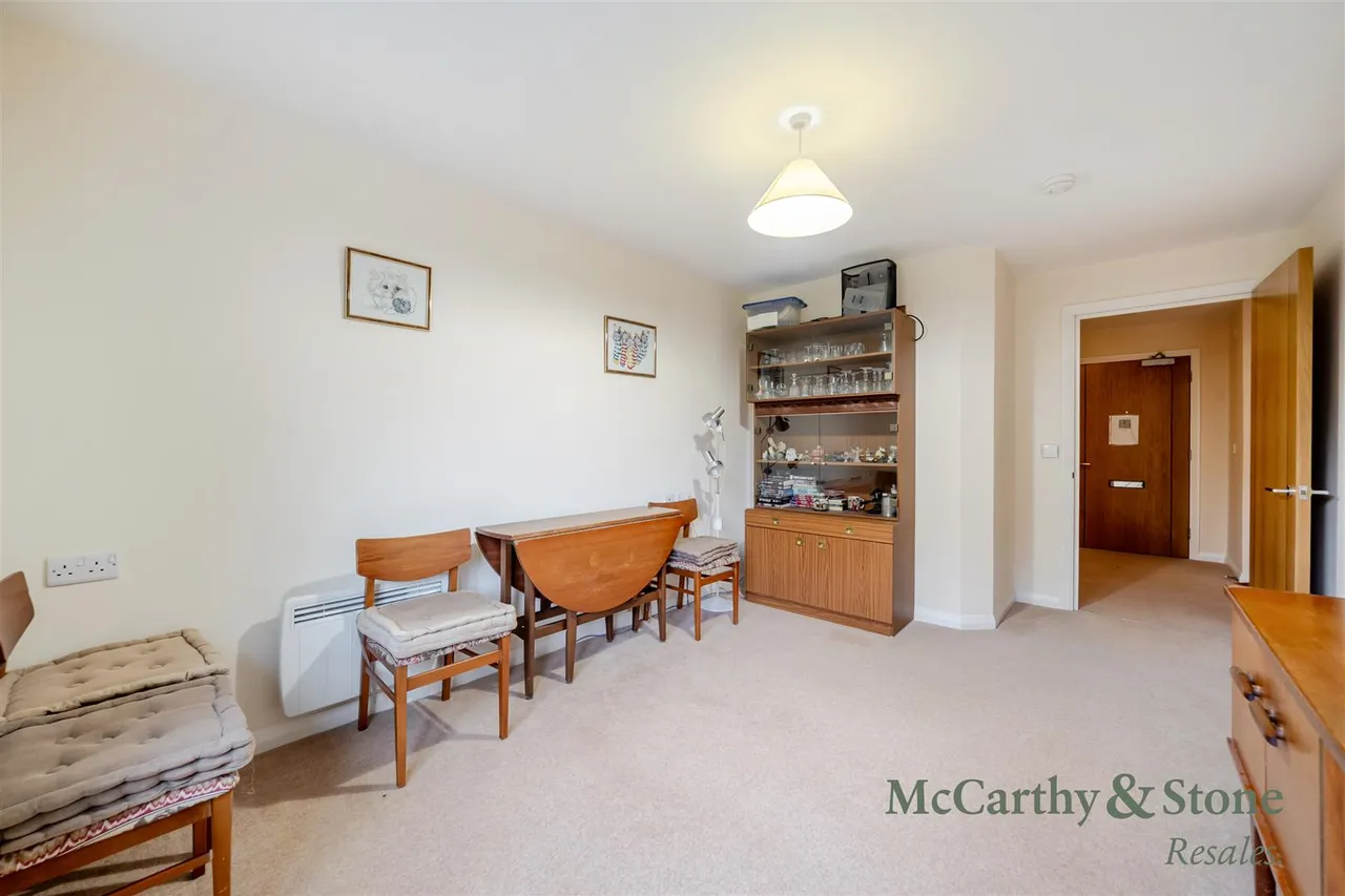 Station Approach, Cheadle Hulme, SK8, photo 14