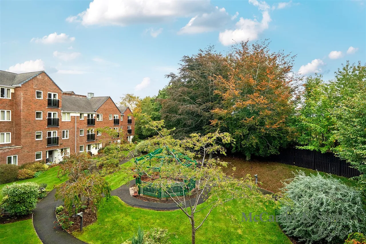 Station Approach, Cheadle Hulme, SK8, photo 9
