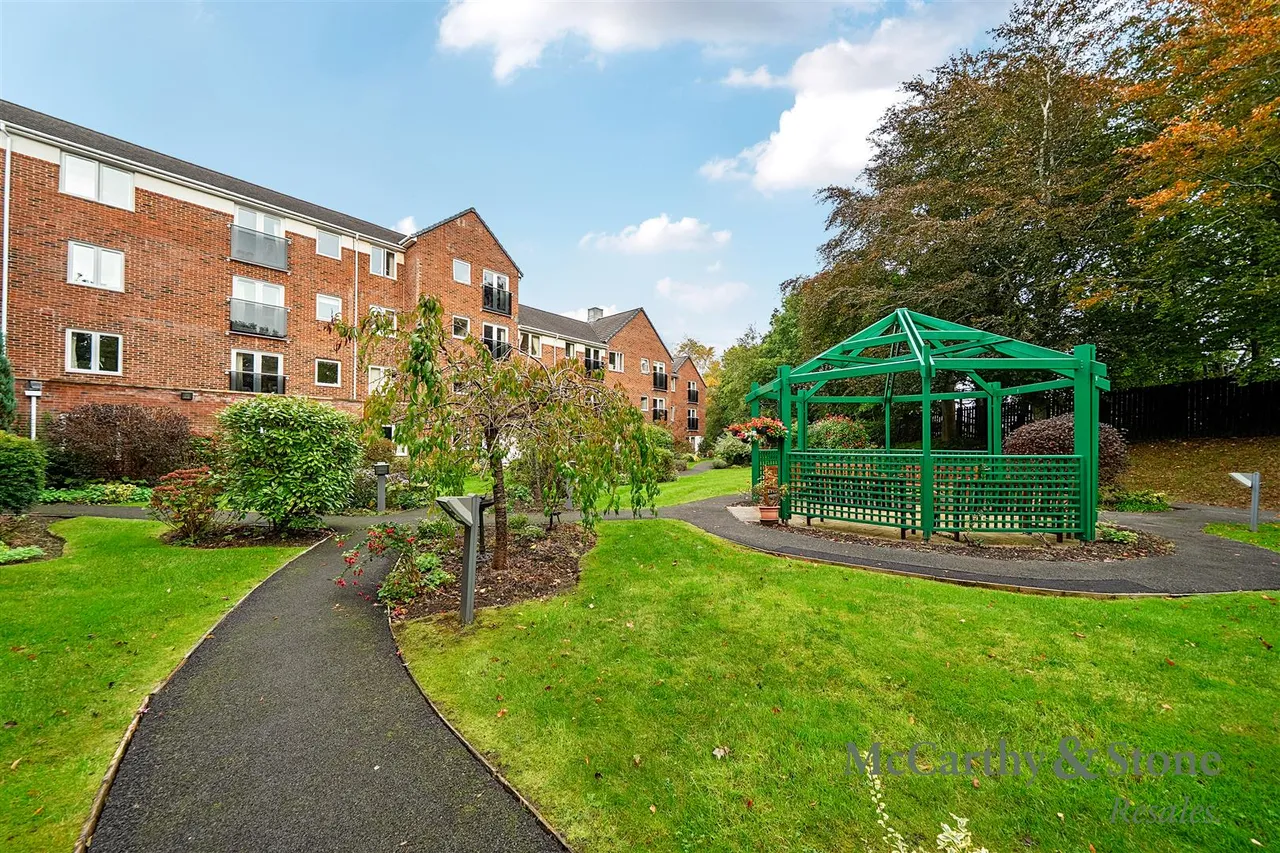 Station Approach, Cheadle Hulme, SK8, photo 18