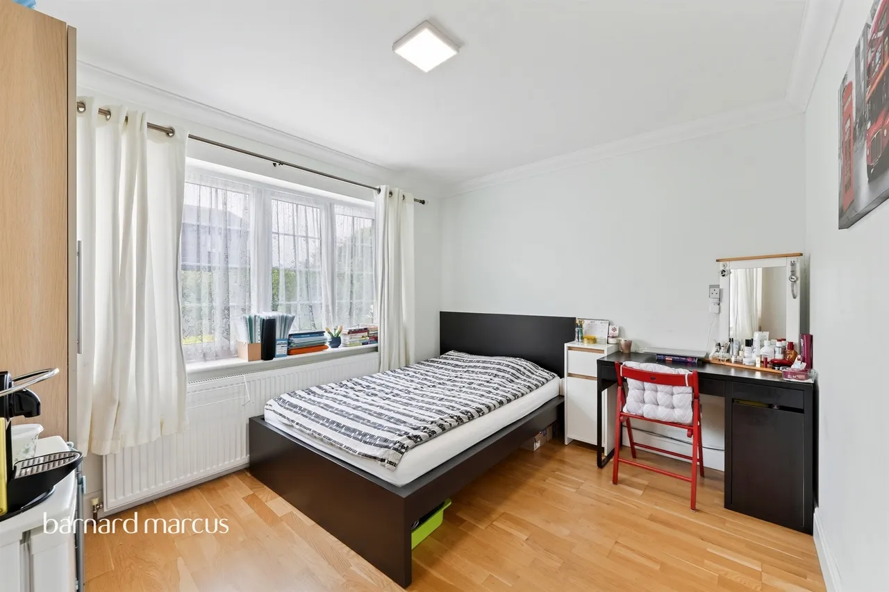 Motspur Park, New Malden, KT3, photo 11