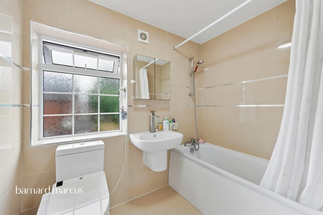 Motspur Park, New Malden, KT3, photo 13