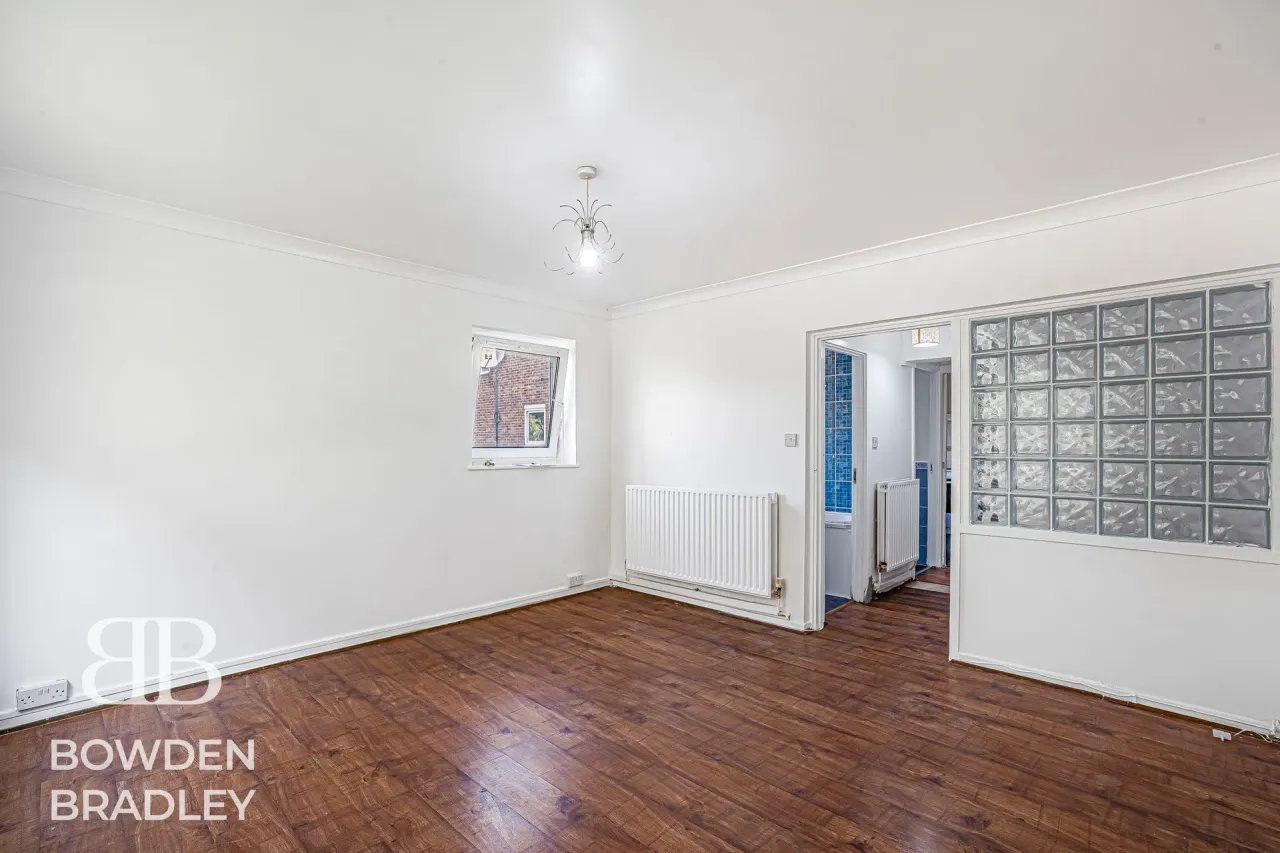 The Shaftesburys, Barking, IG11, photo 2
