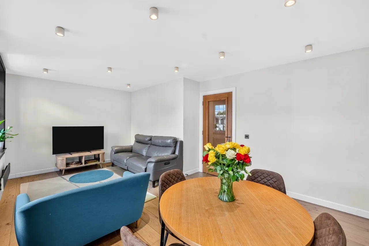 Scott Avenue, London, photo 9