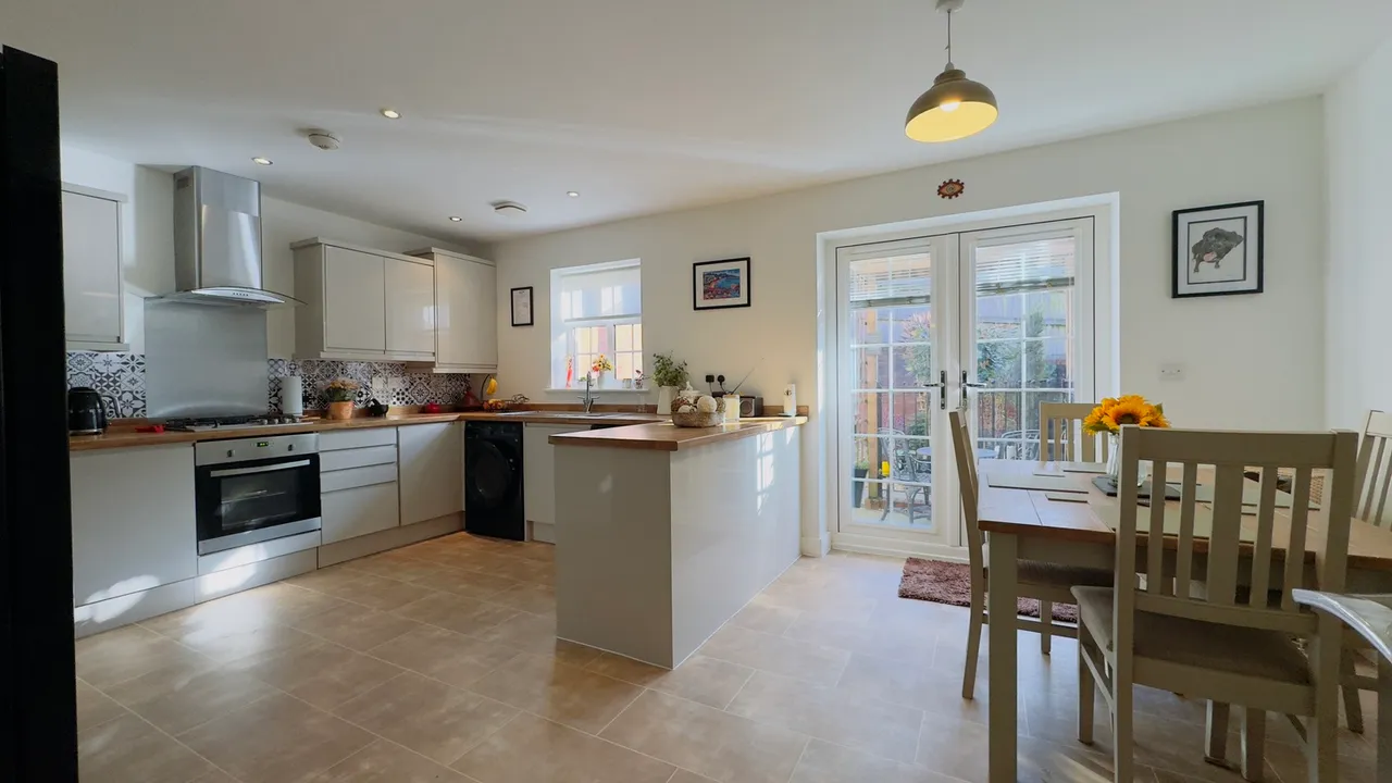 Alltacham Drive, Pontardawe, Swansea, photo 5