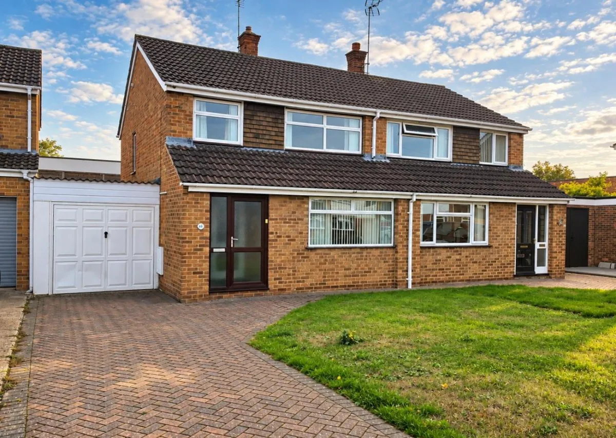 3 bed house for sale, Insley Gardens, Hucclecote, GL3