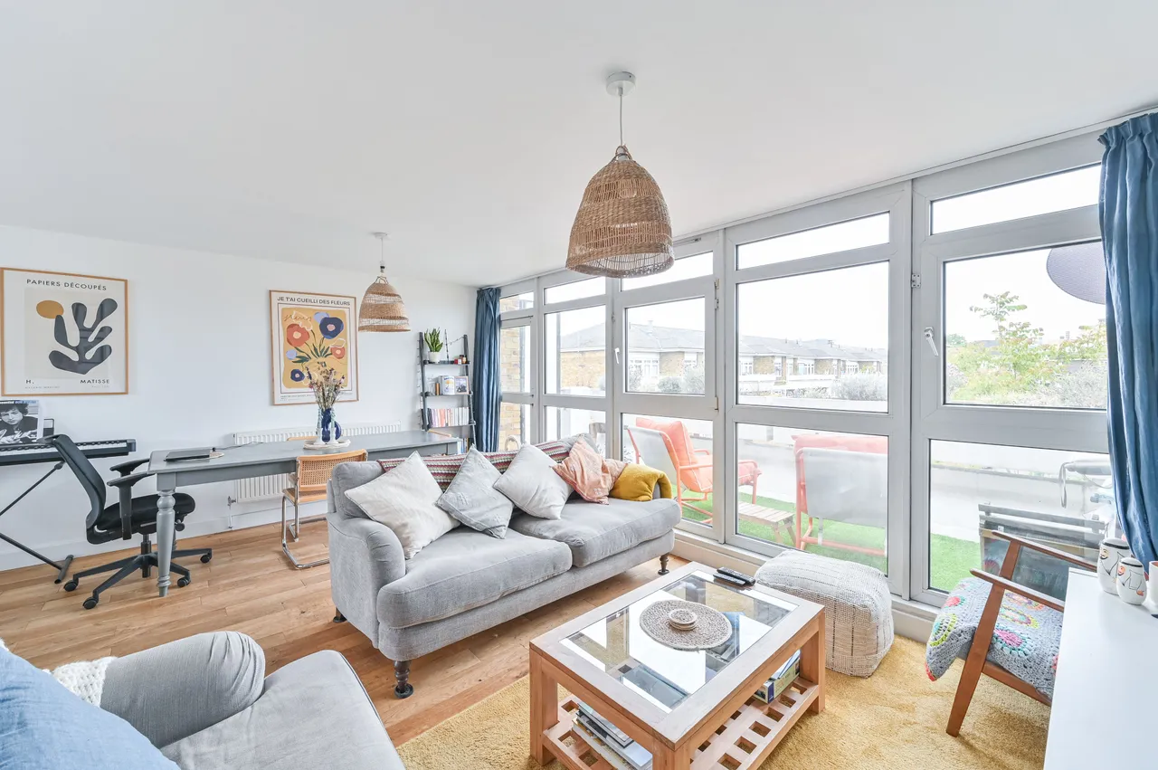 2 bed flat for sale, London, SE5