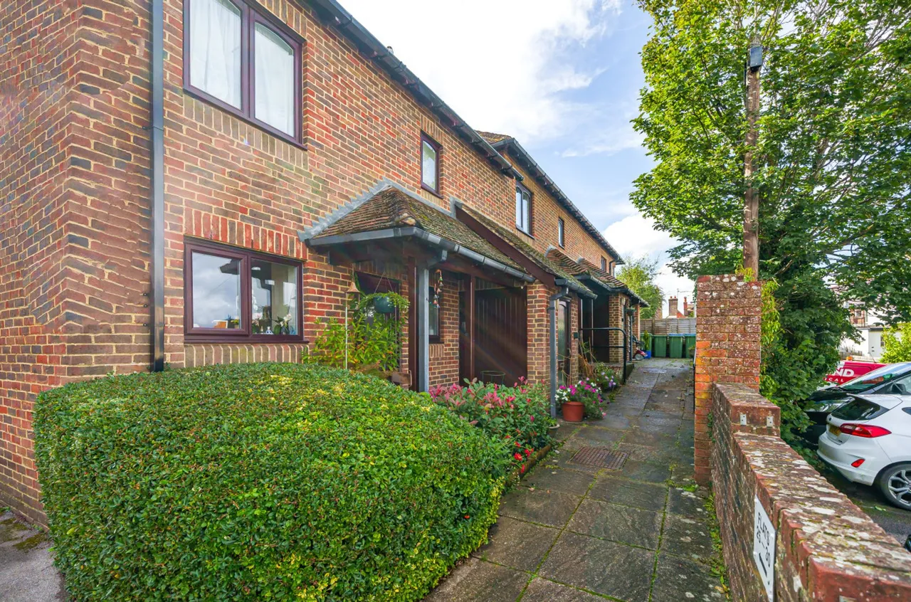 1 bed property for sale, White Horse Court, Storrington, RH20
