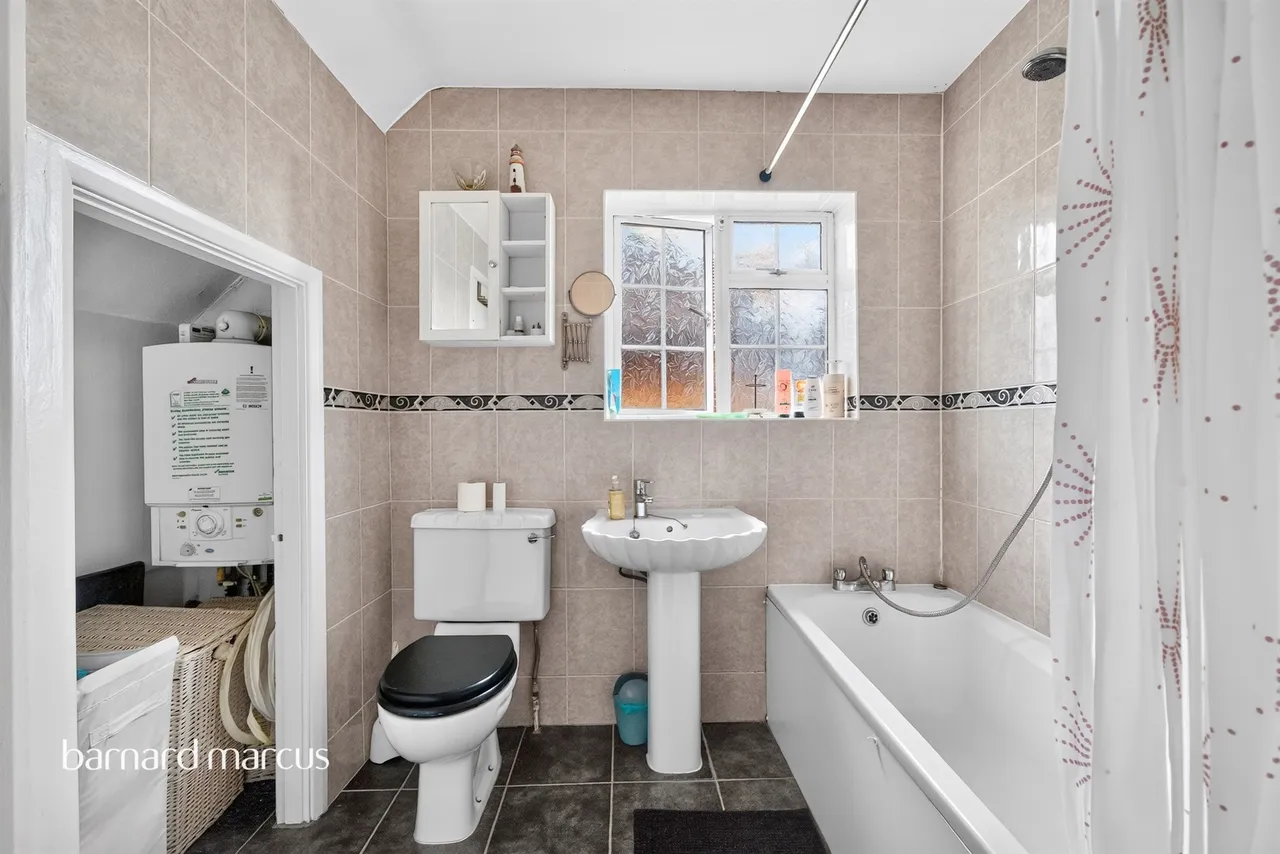 Shelson Avenue, Feltham, TW13, photo 14