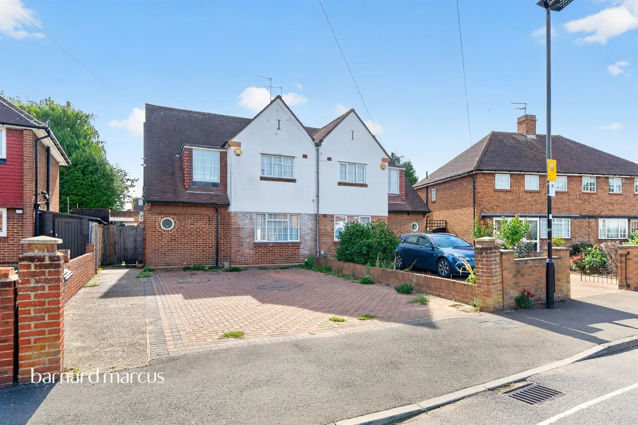 4 bed house for sale, Shelson Avenue, Feltham, TW13
