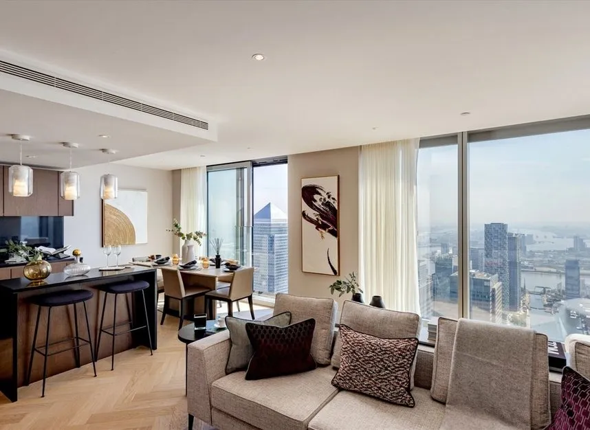 3 bed flat for sale — Marsh Wall, London, E14