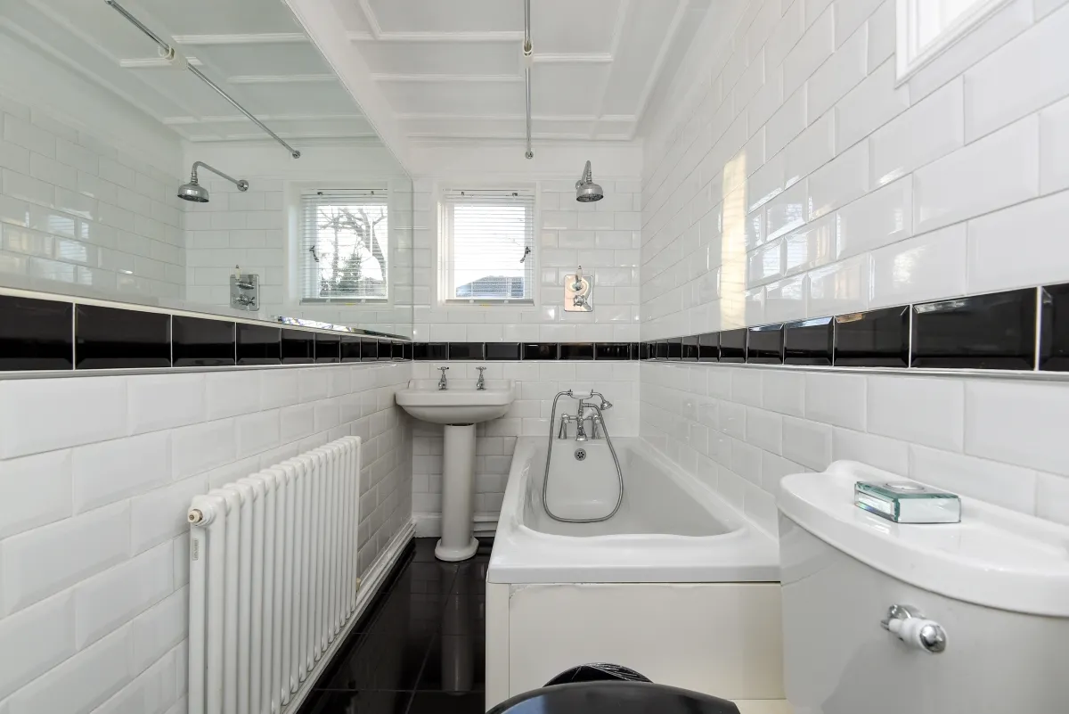 Chiswick High Road, Chiswick, London, W4, photo 6