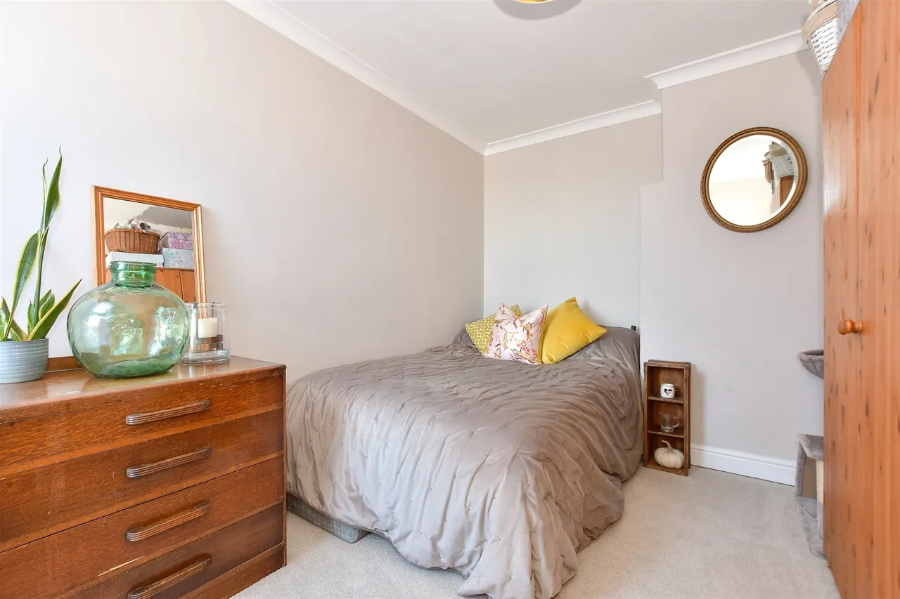 Albert Road, Gurnard, PO31, photo 6