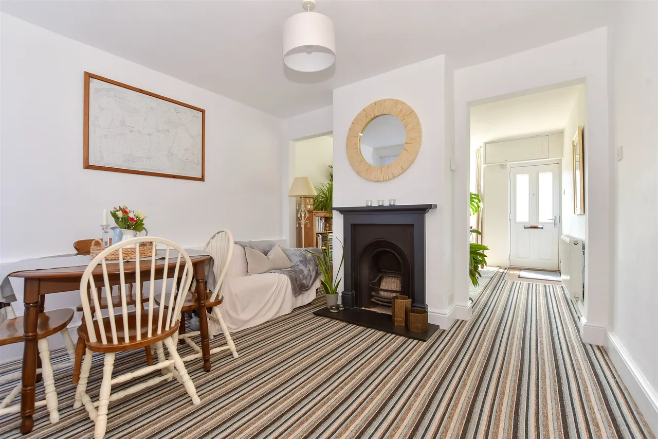 Albert Road, Gurnard, PO31, photo 5