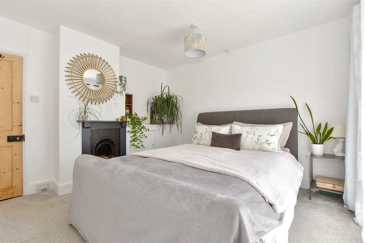 Albert Road, Gurnard, PO31, photo 4