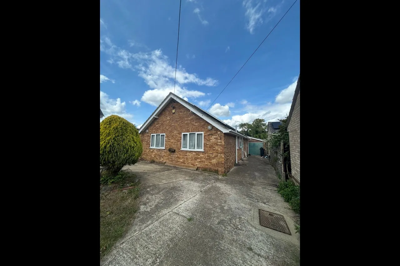 2 bed house to rent, Clacton On Sea, CO16